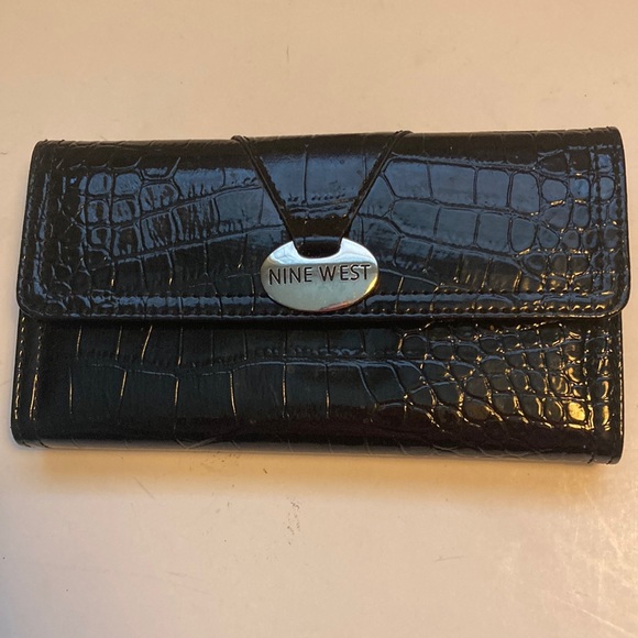 New Nine West Black Wallet - Picture 1 of 8
